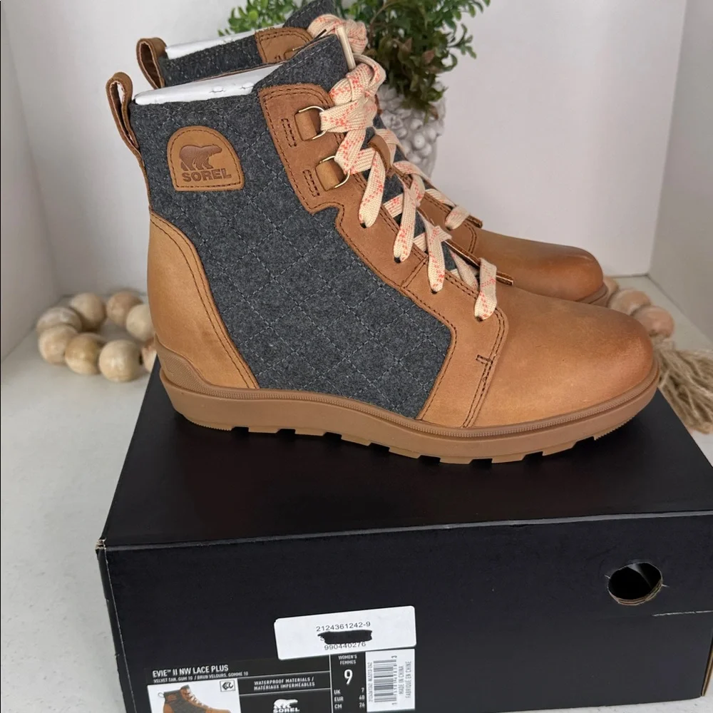 Sorel Women's Evie II NW Lace Boots - Velvet Tan, Gum 10 - Size 9
